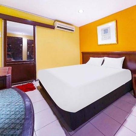 Oyo 90486 New Station Hotel Klang Exterior photo